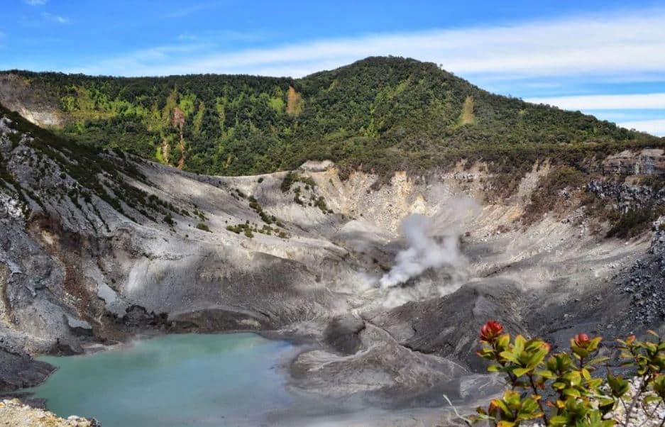 tangkuban perahu